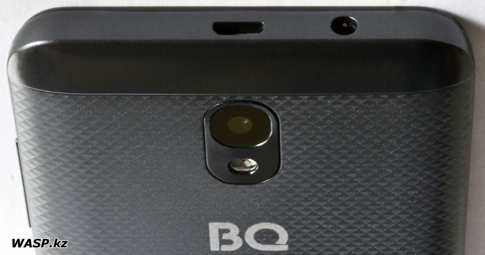 BQ 5047L Like основная камера, разъемы на смартфоне