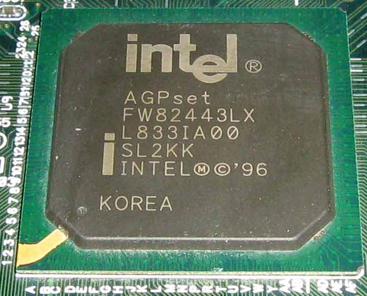 Intel AGPset FW82443LX L833IA00 SL2KK 