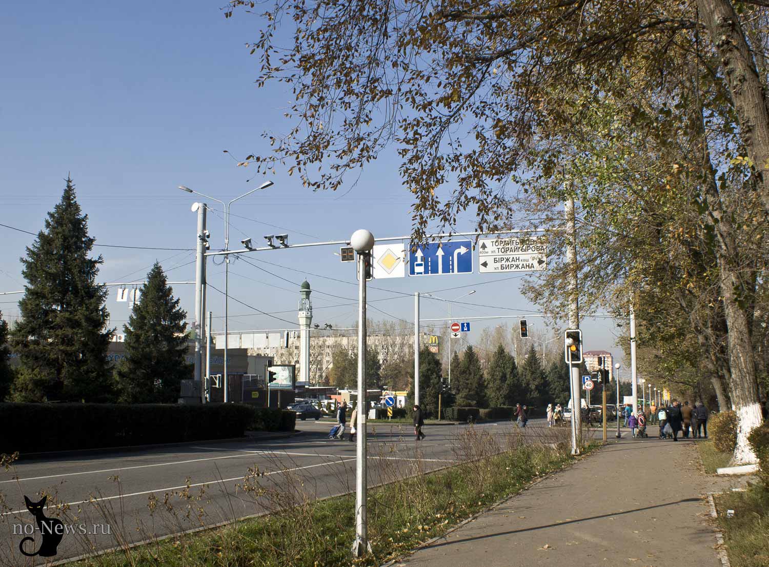 Алматы, перекресток Биржана Мустафина, Орбита