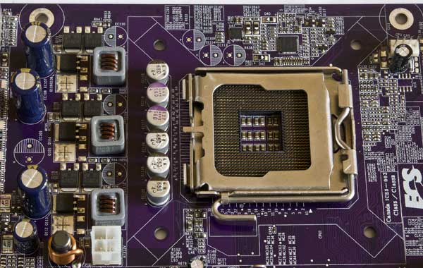 ECS Elitegroup 945G-M3 трехфазная система питания процессора, LGA775