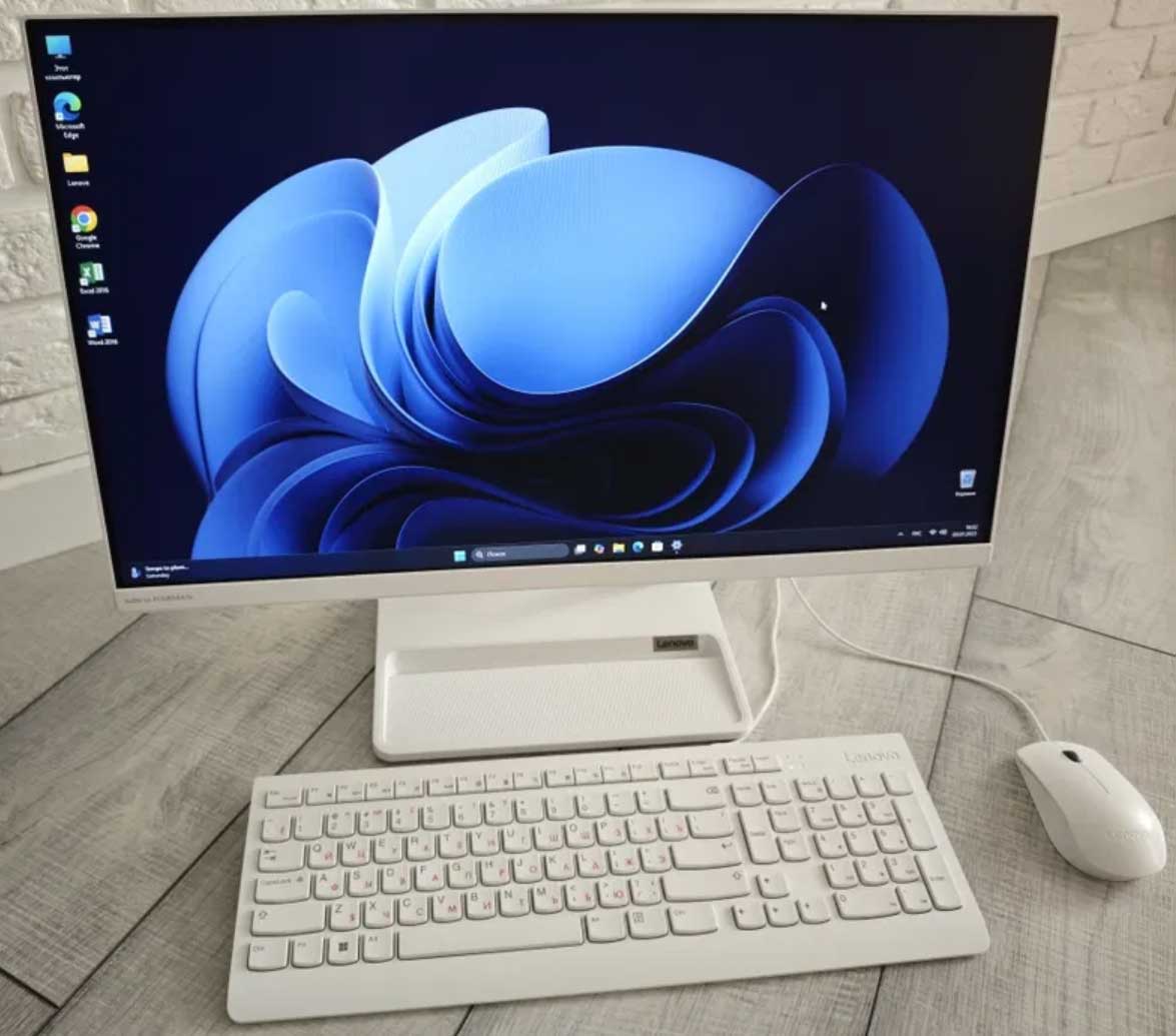 24 дюймовый моноблок Lenovo с процессором i3 1220P