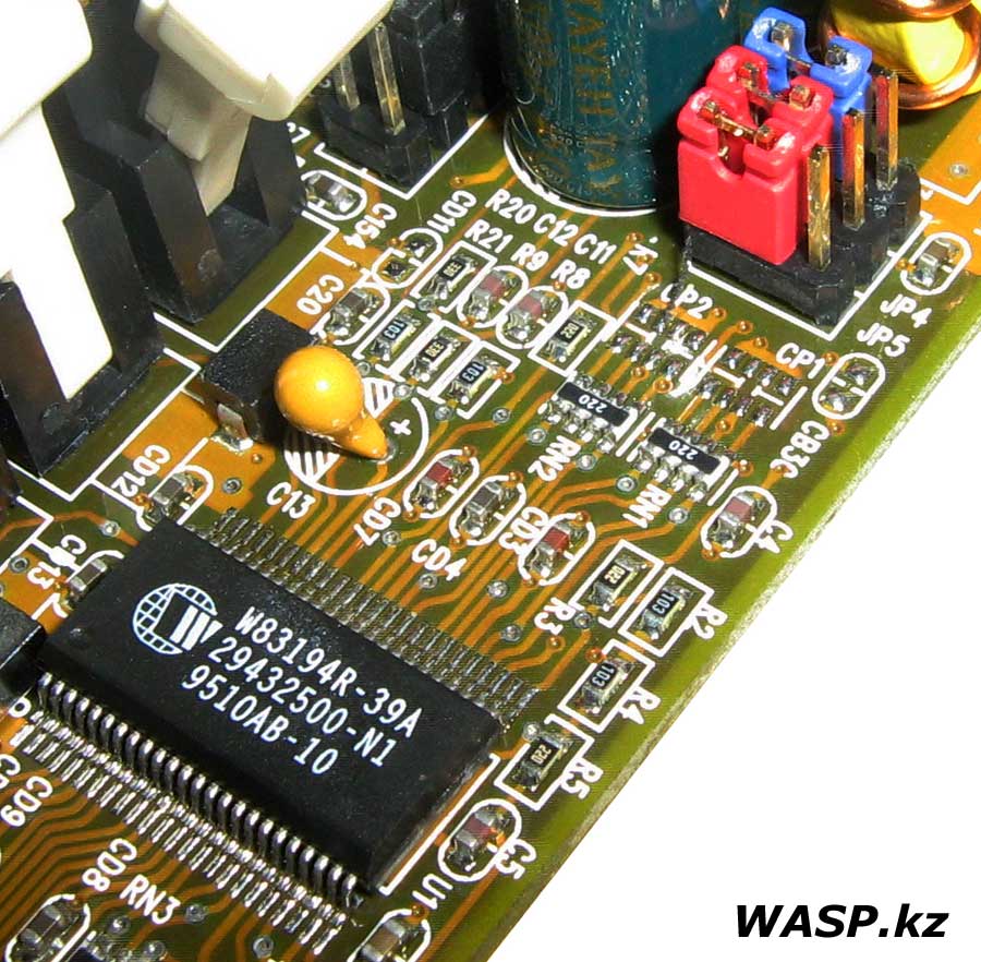 W83194R-39A генератор тактовой частоты или клокер на Soltek SL-65F+