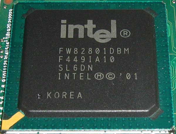 Intel FW82801DBM южный мост на матплате ноутбука