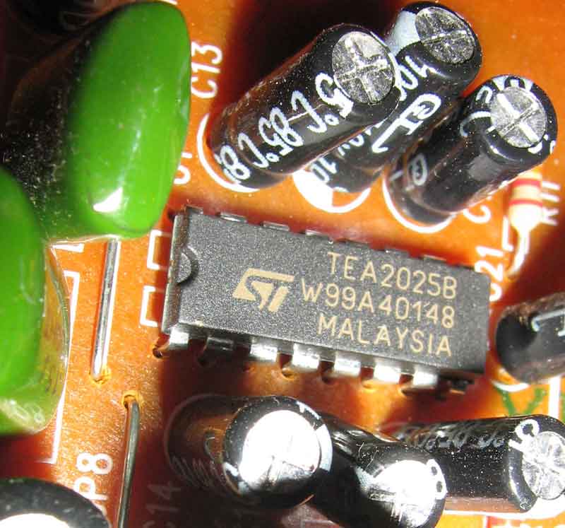 усилитель на микросхеме TEA2025B ST Microelectronics W99A40148