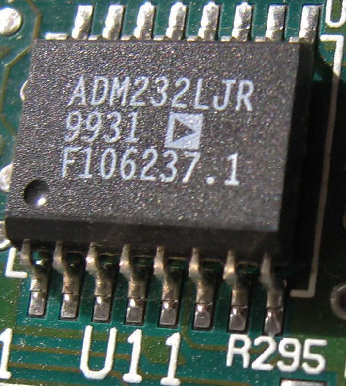 микросхема ADM232LJR драйвер порта RS-232 используется в ресивере