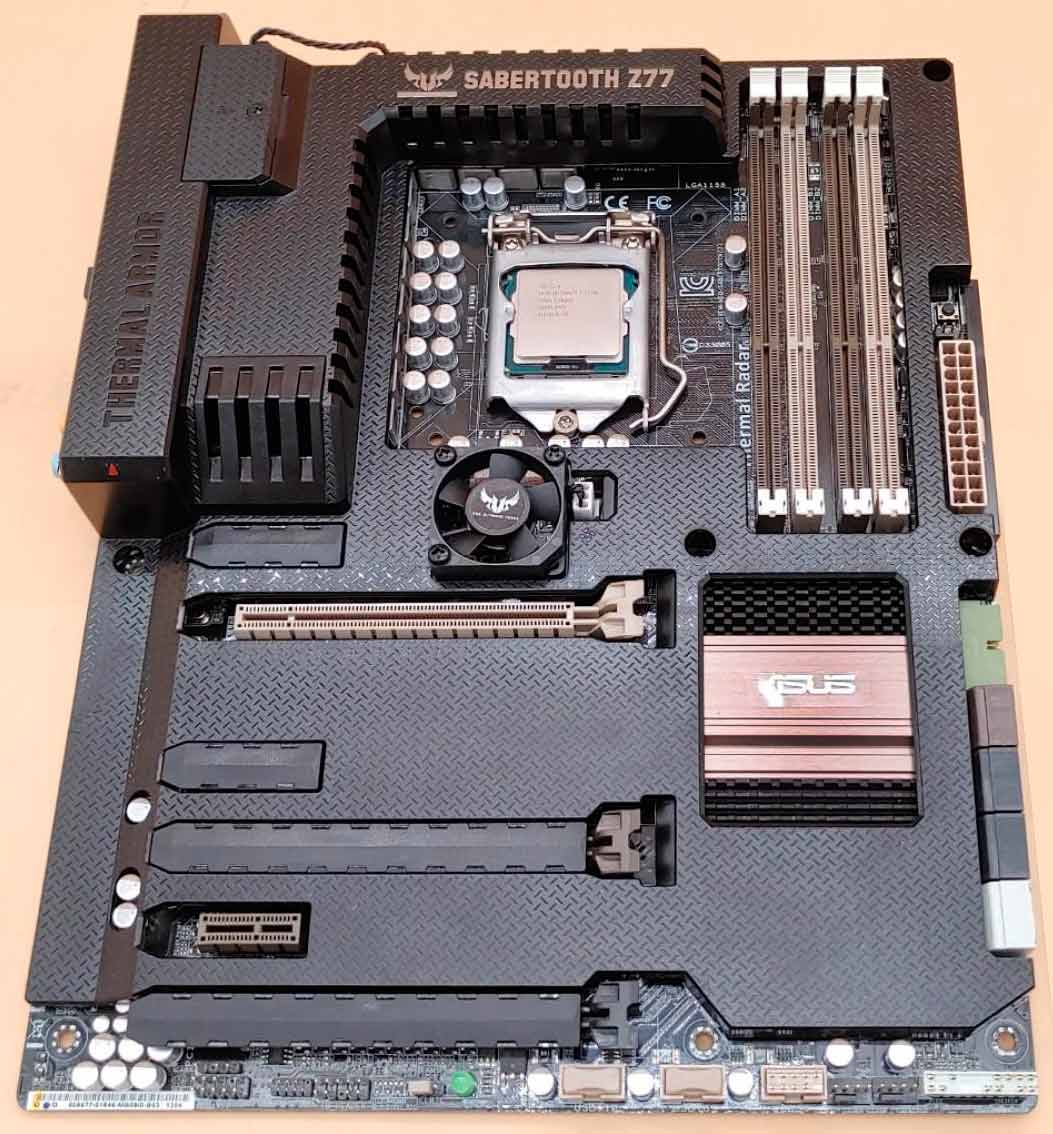 wasp.kz/forum/attachments/asus-sabertooth-z77-motherboard.jpg