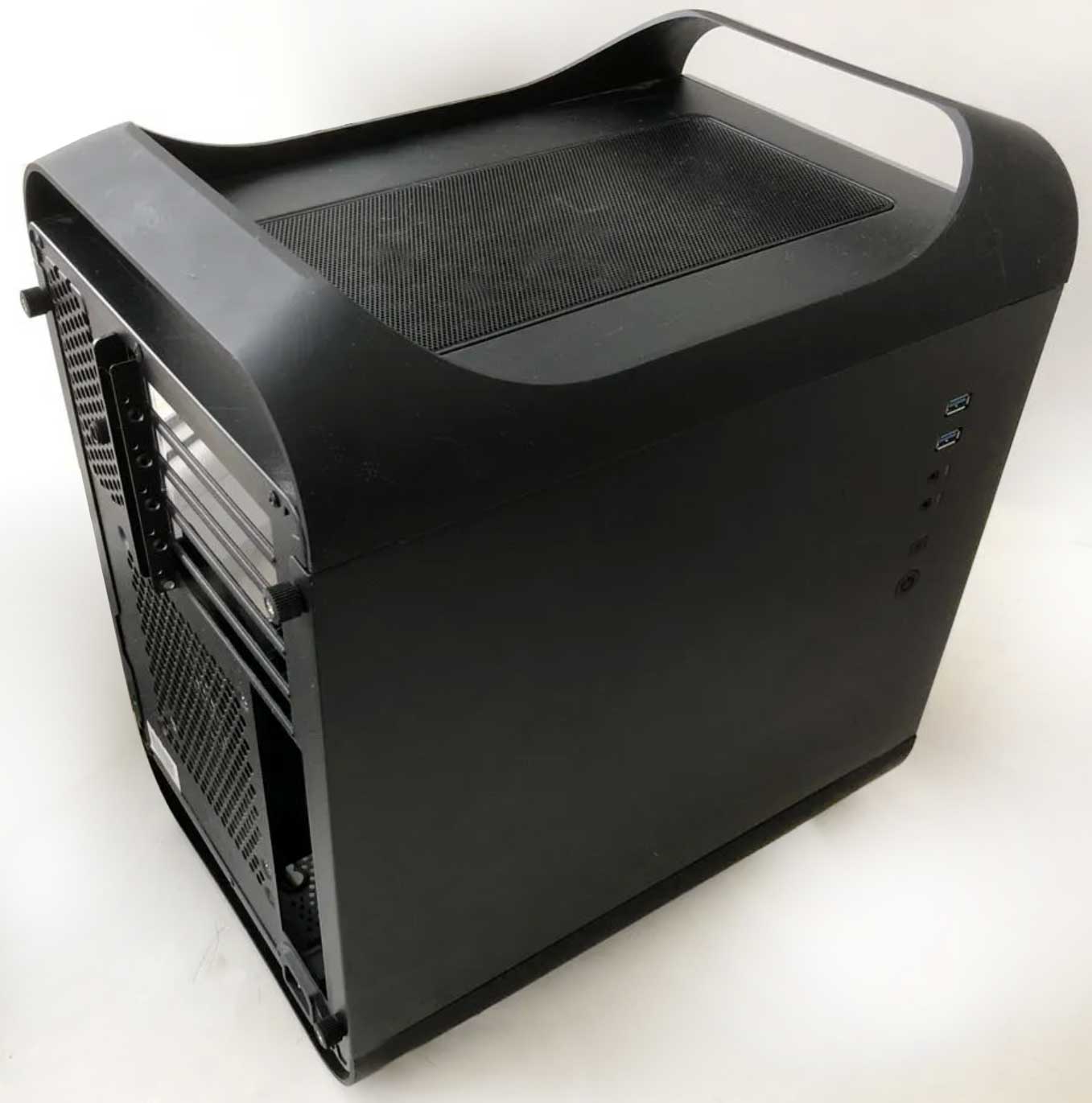 Описание BitFenix Prodigy корпус системного блока ПК