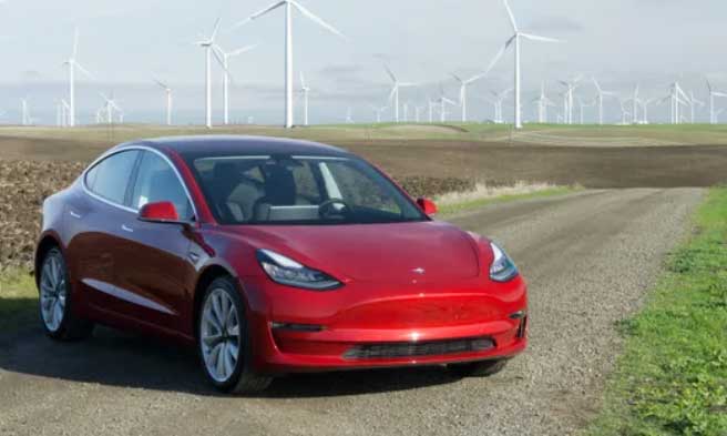 электромобиль Tesla Model 3 Long Range 2018 года