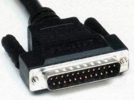 SCSI-контроллер с интерфейсным кабелем с коннектором типа DB-25
