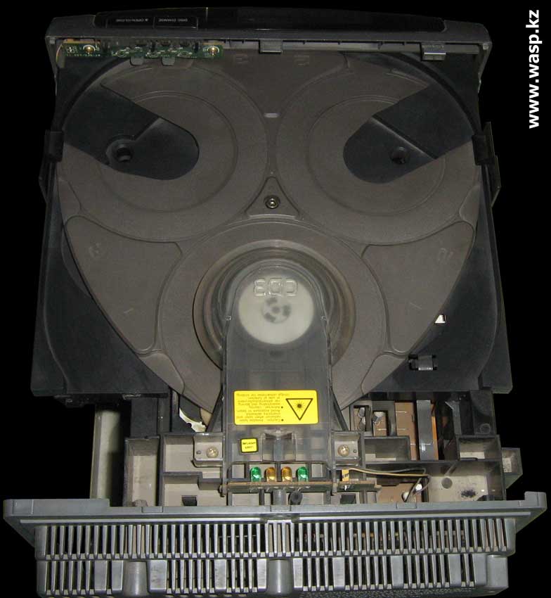 Aiwa NSX-S74 вид сверху CD-проигрыватель
