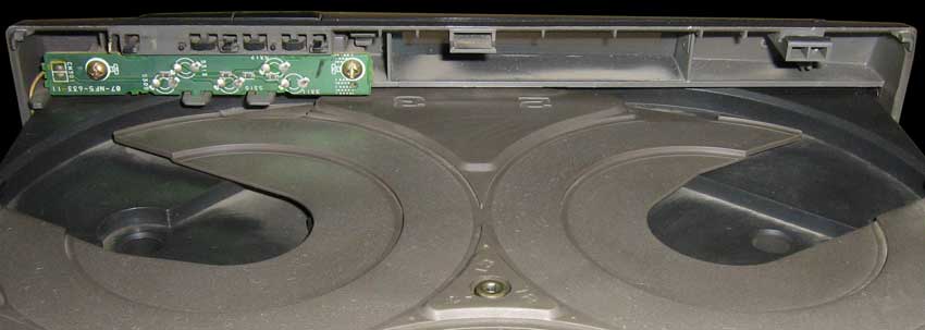 Aiwa NSX-S74 панель изнутри компакт-дисков